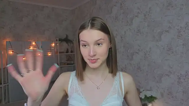 LianneBynon online show from May 2026 08:22:02 AM