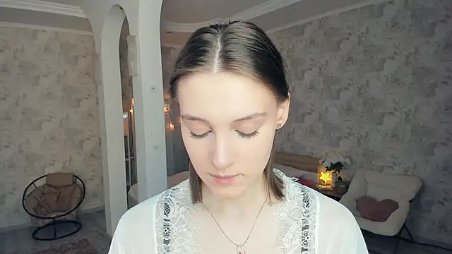 LianneBynon online show from May 2026 08:32:01 AM