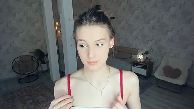 LianneBynon online show from May 2026 08:31:02 AM