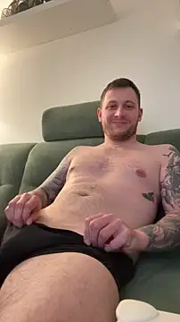 Snapshot of LubasOriginMen chatting on February 2026 03:37:02 PM LubasOriginMen online show from February 2026 03:37:02 PM