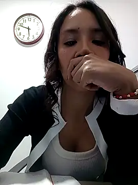 MiaSantana  online show from April 2026 10:48:02 PM