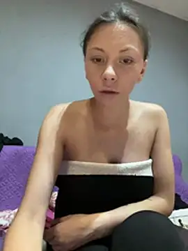 Snapshot of Foxy20withBear chatting on July 2026 07:19:01 PM Foxy20withBear online show from July 2026 07:19:01 PM