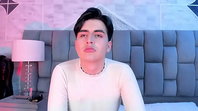 Snapshot of noahWolff_ chatting on February 2026 04:43:02 AM noahWolff online show from February 2026 04:43:02 AM