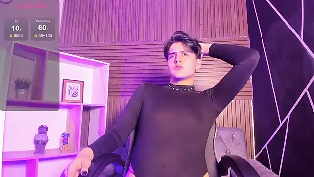 Snapshot of noahWolff_ chatting on February 2026 04:33:02 AM noahWolff online show from February 2026 04:33:02 AM