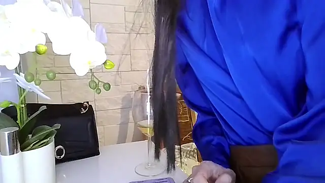 JuliaLovely online show from March 2026 07:30:02 PM