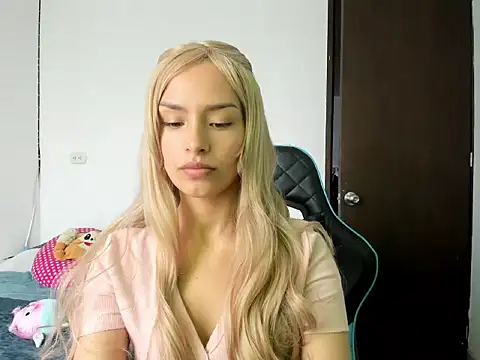 Snapshot of Megan_Blue_ chatting on February 2026 03:41:02 PM Megan Blue online show from February 2026 03:41:02 PM