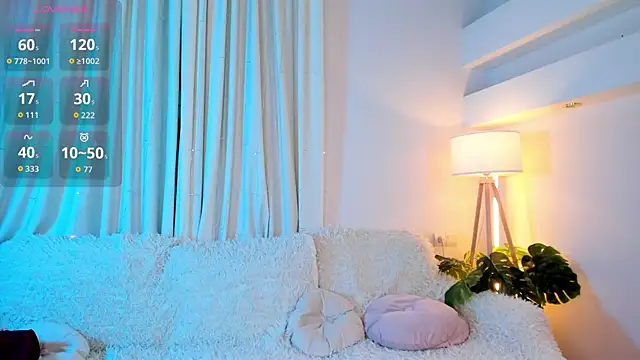 Snapshot of LolaBennett chatting on February 2026 08:54:01 PM LolaBennett online show from February 2026 08:54:01 PM