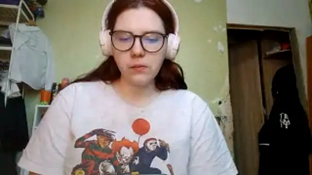 Snapshot of VannessaDillenbeck chatting on February 2026 10:44:02 AM VannessaDillenbeck online show from February 2026 10:44:02 AM