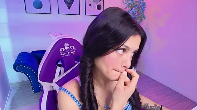 Snapshot of Maddie_T18 chatting on April 2026 11:15:02 AM Maddie T18 online show from April 2026 11:15:02 AM