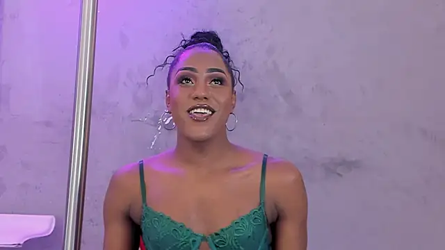 naomi  blair online show from May 2026 03:45:02 AM