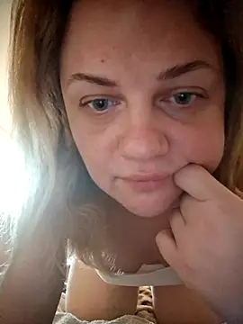 Snapshot of VitniKis chatting on February 2026 06:35:01 AM VitniKis online show from February 2026 06:35:01 AM