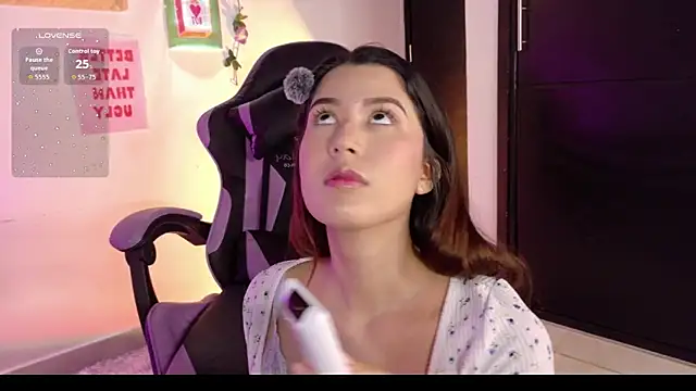 emicute  online show from February 2026 02:57:02 PM