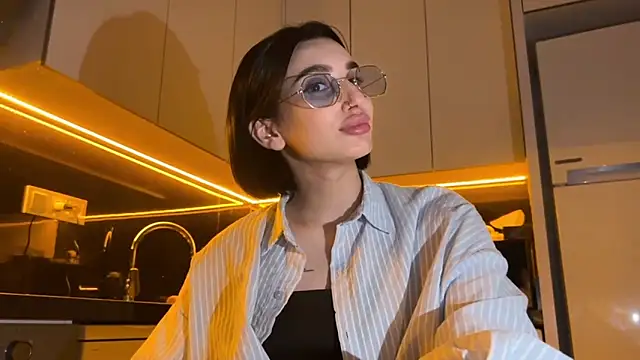 BlackFox V online show from March 2026 08:17:01 PM