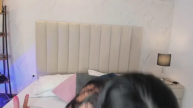 ViolettaRousee  online show from May 2026 10:18:02 PM