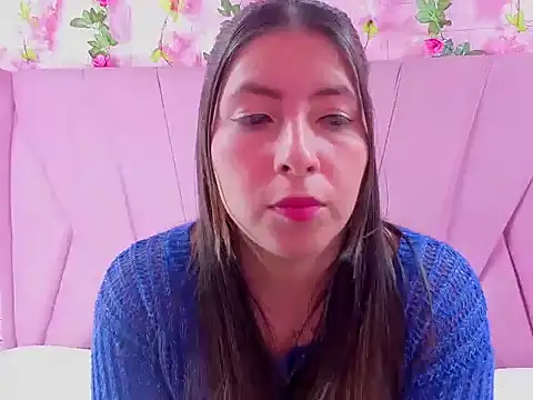 Snapshot of EmberCooper_ chatting on February 2026 02:10:01 AM EmberCooper online show from February 2026 02:10:01 AM