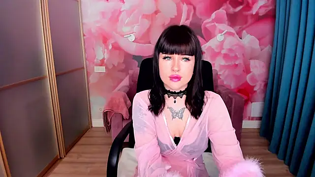 LuxSiren online show from February 2026 01:47:02 AM