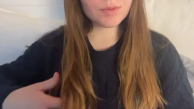 Lucyschickt online show from May 2026 06:57:02 PM