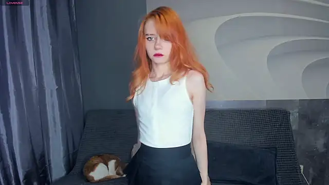 TarynPalek online show from May 2026 07:27:01 AM