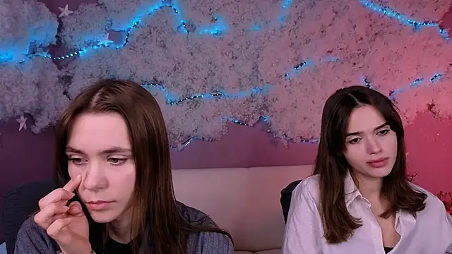 laurenmurrr online show from March 2026 10:37:01 AM