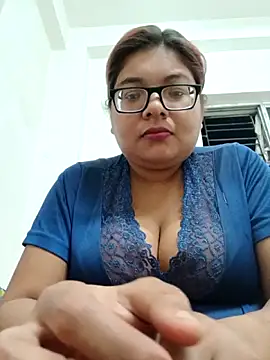 Snapshot of Elie_Hallway chatting on April 2026 06:53:01 PM Elie Hallway online show from April 2026 06:53:01 PM