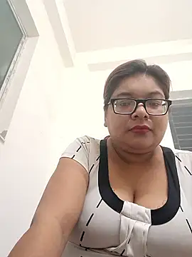 Snapshot of Elie_Hallway chatting on April 2026 06:24:02 PM Elie Hallway online show from April 2026 06:24:02 PM