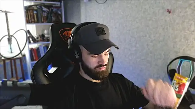 Snapshot of _Mostly_ chatting on March 2026 01:40:02 PM Mostly online show from March 2026 01:40:02 PM