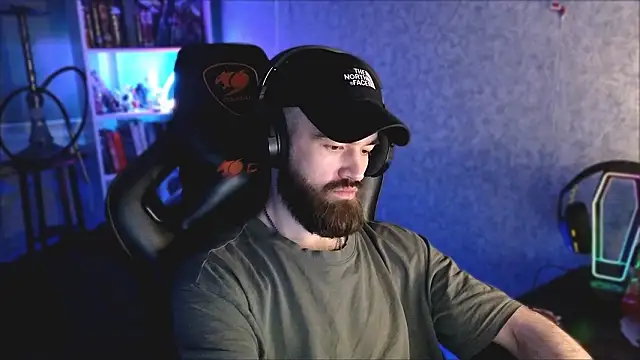 Snapshot of _Mostly_ chatting on March 2026 11:31:02 PM Mostly online show from March 2026 11:31:02 PM