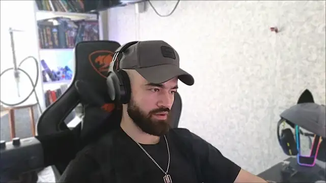 Snapshot of _Mostly_ chatting on March 2026 11:00:01 AM Mostly online show from March 2026 11:00:01 AM