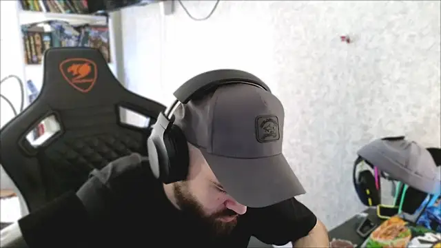 Snapshot of _Mostly_ chatting on April 2026 10:57:02 AM Mostly online show from April 2026 10:57:02 AM