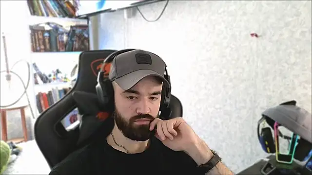 Snapshot of _Mostly_ chatting on April 2026 08:33:02 AM Mostly online show from April 2026 08:33:02 AM