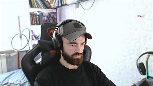 Snapshot of _Mostly_ chatting on April 2026 11:36:01 AM Mostly online show from April 2026 11:36:01 AM