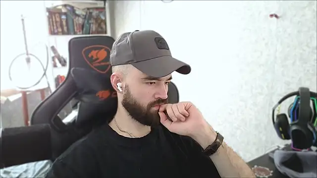 Snapshot of _Mostly_ chatting on April 2026 07:35:01 AM Mostly online show from April 2026 07:35:01 AM