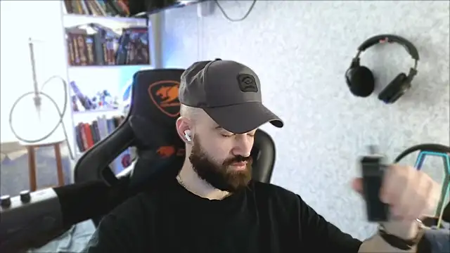 Snapshot of _Mostly_ chatting on April 2026 08:20:01 AM Mostly online show from April 2026 08:20:01 AM