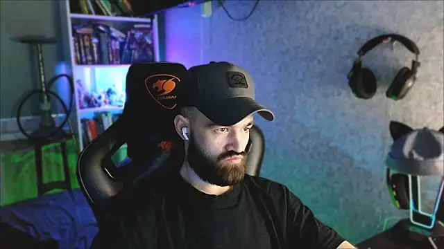 Snapshot of _Mostly_ chatting on April 2026 07:58:02 PM Mostly online show from April 2026 07:58:02 PM