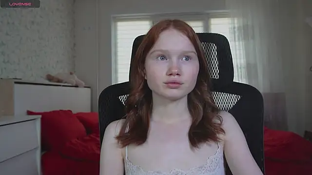 Snapshot of Nellie_baby chatting on May 2026 12:01:02 PM Nellie baby online show from May 2026 12:01:02 PM