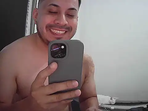 Snapshot of JonatanBail chatting on February 2026 05:00:02 PM JonatanBail online show from February 2026 05:00:02 PM