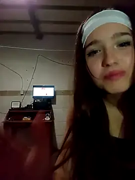 dieciochoyundia online show from March 2026 03:23:01 AM