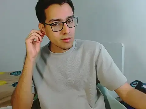 Snapshot of NickFin chatting on April 2026 02:14:01 AM NickFin online show from April 2026 02:14:01 AM