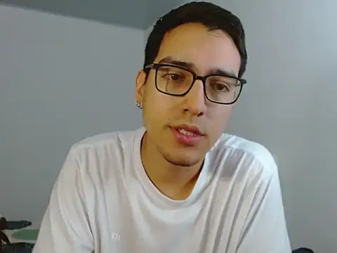 Snapshot of NickFin chatting on April 2026 03:05:01 PM NickFin online show from April 2026 03:05:01 PM