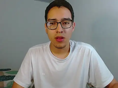 Snapshot of NickFin chatting on May 2026 04:12:01 PM NickFin online show from May 2026 04:12:01 PM