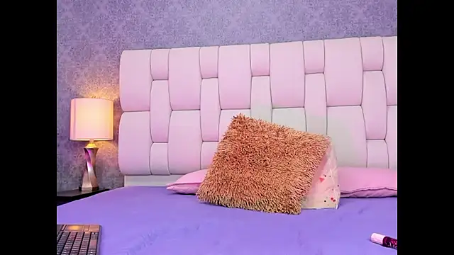 sophiaa10 online show from March 2026 07:08:01 PM