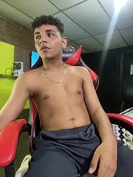 Snapshot of Aron2028 chatting on February 2026 09:24:01 PM Aron2028 online show from February 2026 09:24:01 PM