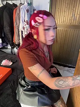 suky pou online show from February 2026 08:25:02 PM