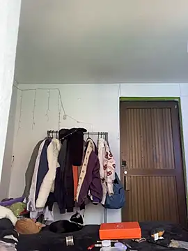 suky pou online show from February 2026 06:23:02 PM