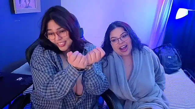 Snapshot of KittyTatts chatting on February 2026 04:18:02 AM KittyTatts online show from February 2026 04:18:02 AM