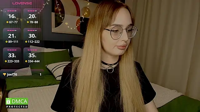 Snapshot of AdeLuna chatting on February 2026 09:30:02 PM AdeLuna online show from February 2026 09:30:02 PM