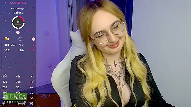 AdeLuna online show from May 2026 09:45:02 PM