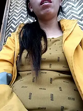 hot-luna- online show from March 2026 09:04:01 AM