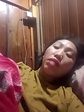 hot-luna- online show from March 2026 11:00:02 PM