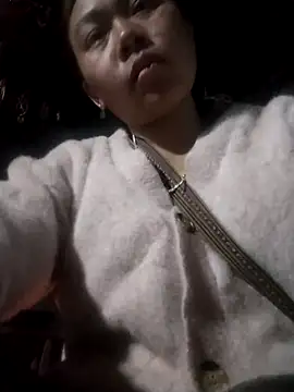 Snapshot of Bella-222 chatting on February 2026 10:42:01 AM Bella-222 online show from February 2026 10:42:01 AM